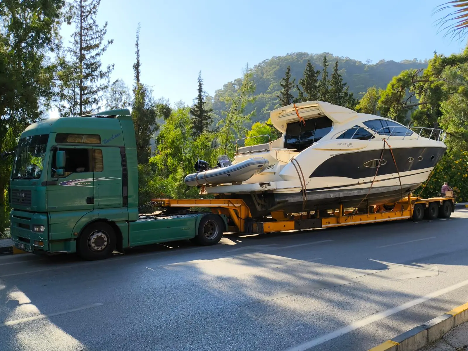 Yat Taşımacılığı